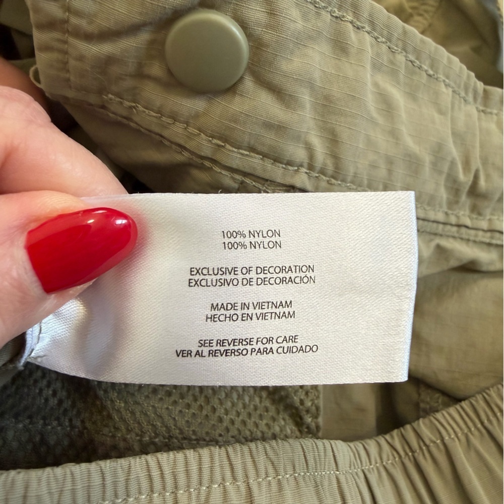 Eddie Bauer Khaki Utility Shorts Size Large - Picture 10 of 10